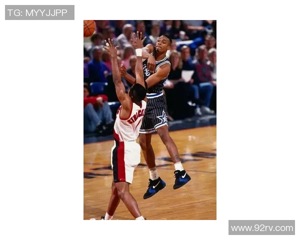 拥有独特足球签名鞋的球星及其背后故事分析