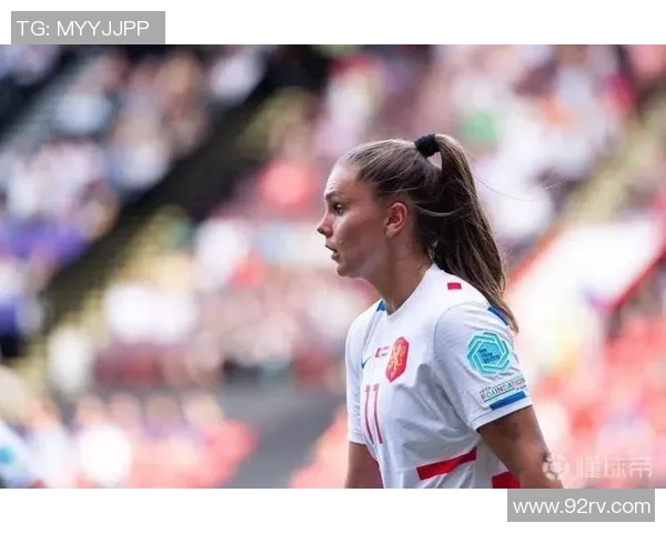 荷兰女足球星马滕斯成长历程与职业生涯回顾